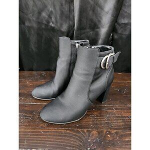 Unisa Rayray Black Ankle Boots With Zipper & Buckle Detail Size 7.5 W